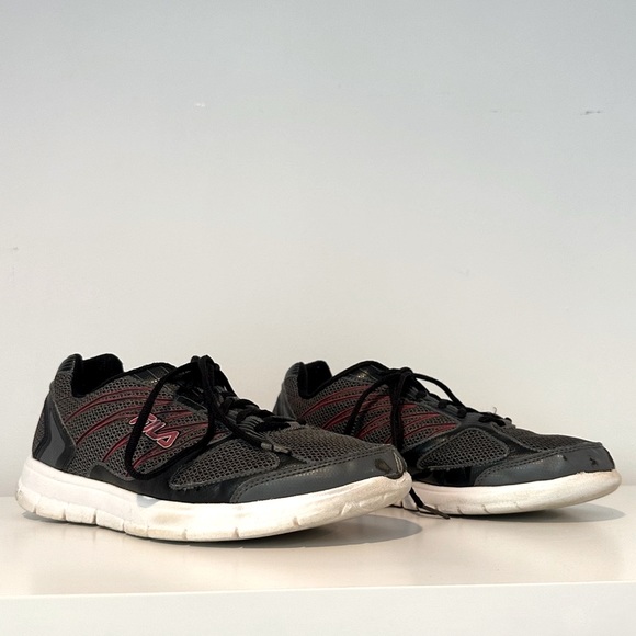 Vintage Fila Black Mesh Athletic Running Sneaker - Picture 3 of 8